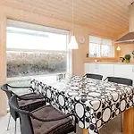 6 Person In Tranekaer-by Traum * Fæbæk