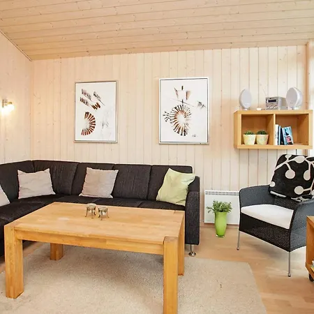 6 Person In Tranekaer-by Traum Fæbæk