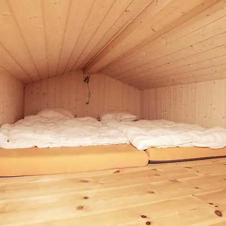 6 Person In Tranekaer-by Traum