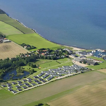 6 Person In Tranekaer-by Traum * Faebaek